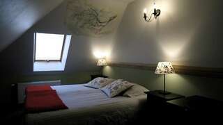 Отель Zaku Krogs Юркалне Улучшенный двухместный номер с 1 кроватью или 2 отдельными кроватями-1